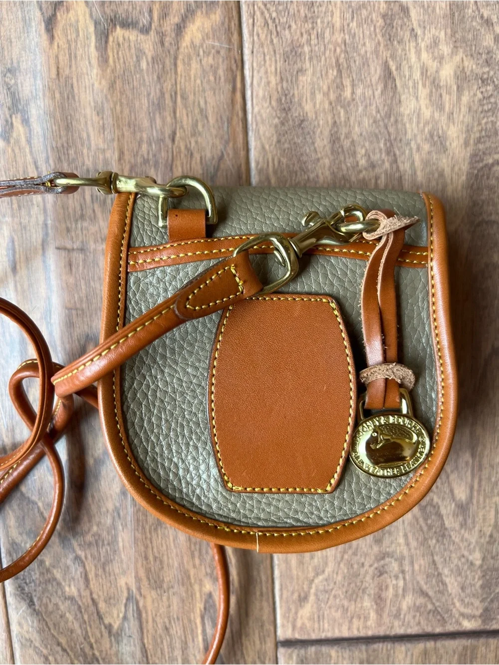 Vintage Dooney & Bourke Mini Saddle Bag AWL Taupe Tan Crossbody Luxury Preppy - Picture 7 of 11